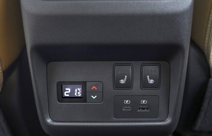2023 Nissan X-Trail – sterowanie klimatyzacją z tyłu