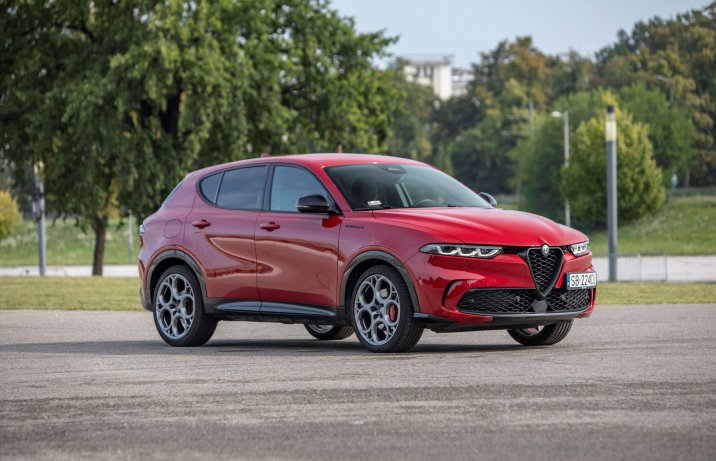 Alfa Romeo Tonale - przód