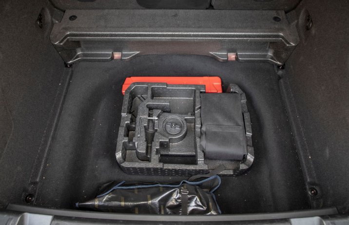 Alfa Romeo Tonale - pod bagażnikiem