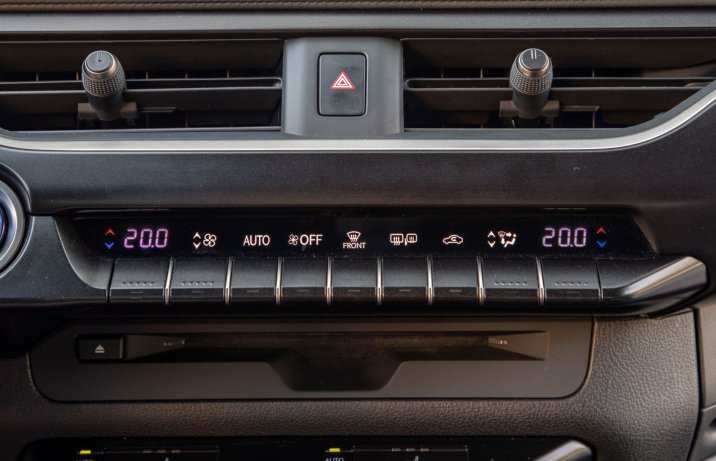 Lexus UX - klimatyzacja