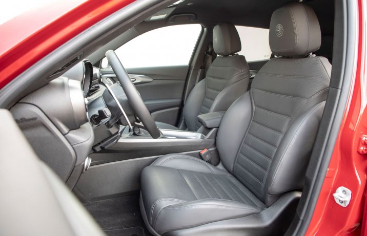 Alfa Romeo Tonale - fotele