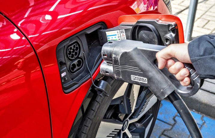 Renault Megane E-Tech (2022) – gniazdo ładowania