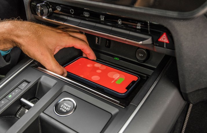 Citroen C5 Aircross - ładowarka indukcyjna