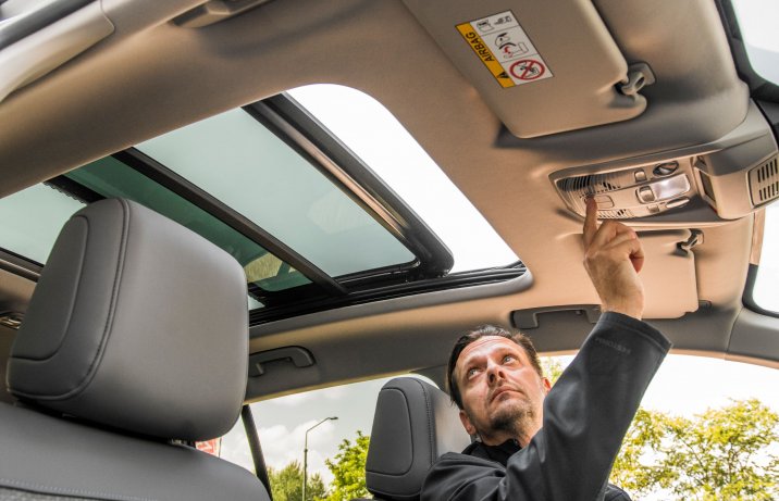 Citroen C5 Aircross - okno dachowe