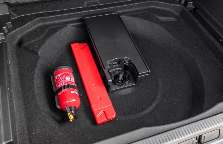 Citroen C5 Aircross - schowek pod bagażnikiem