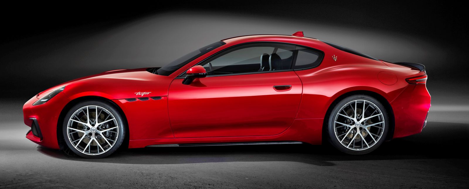 Maserati_gran_turismo_bok