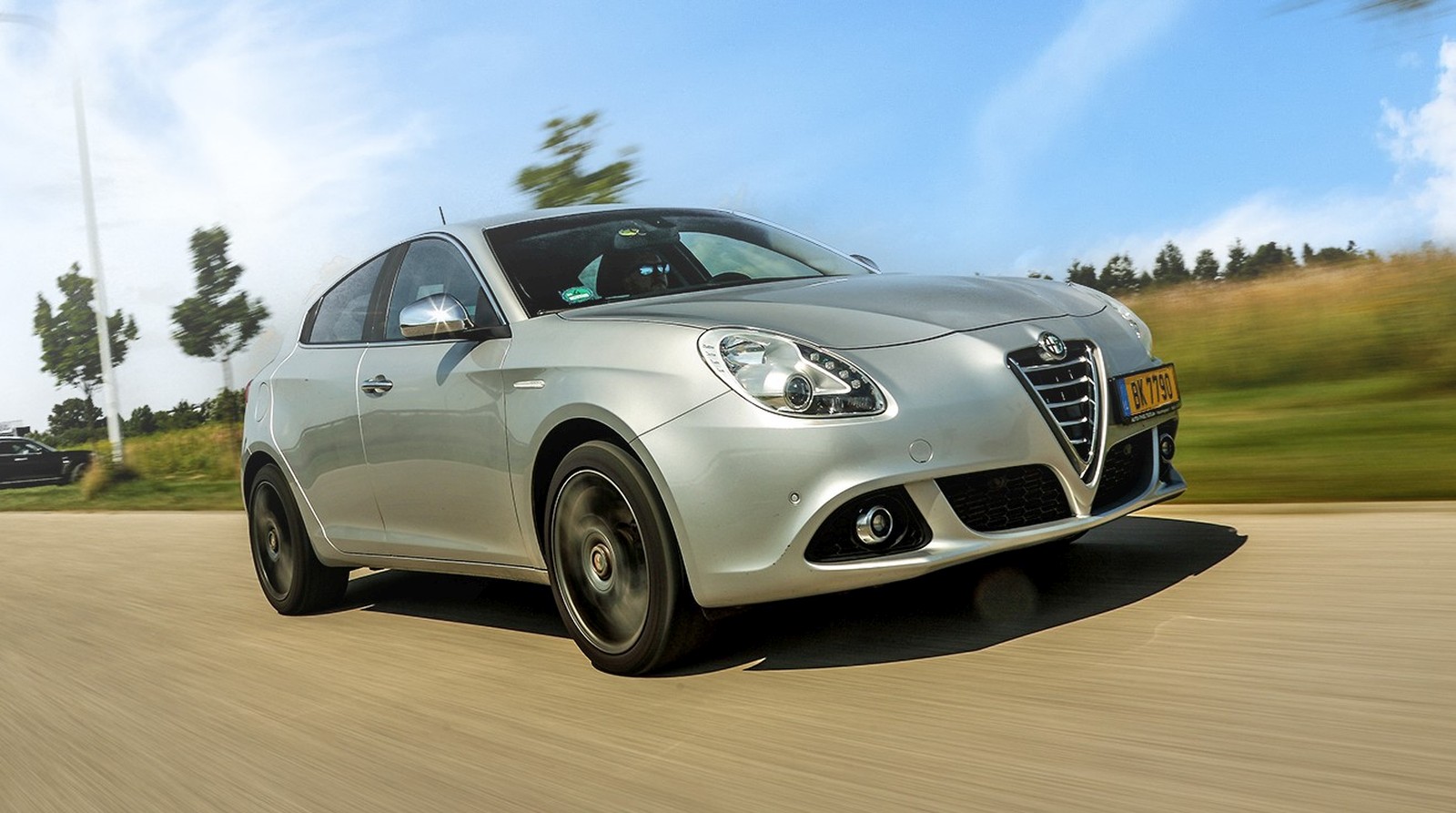Alfa Romeo Giullietta przód 2