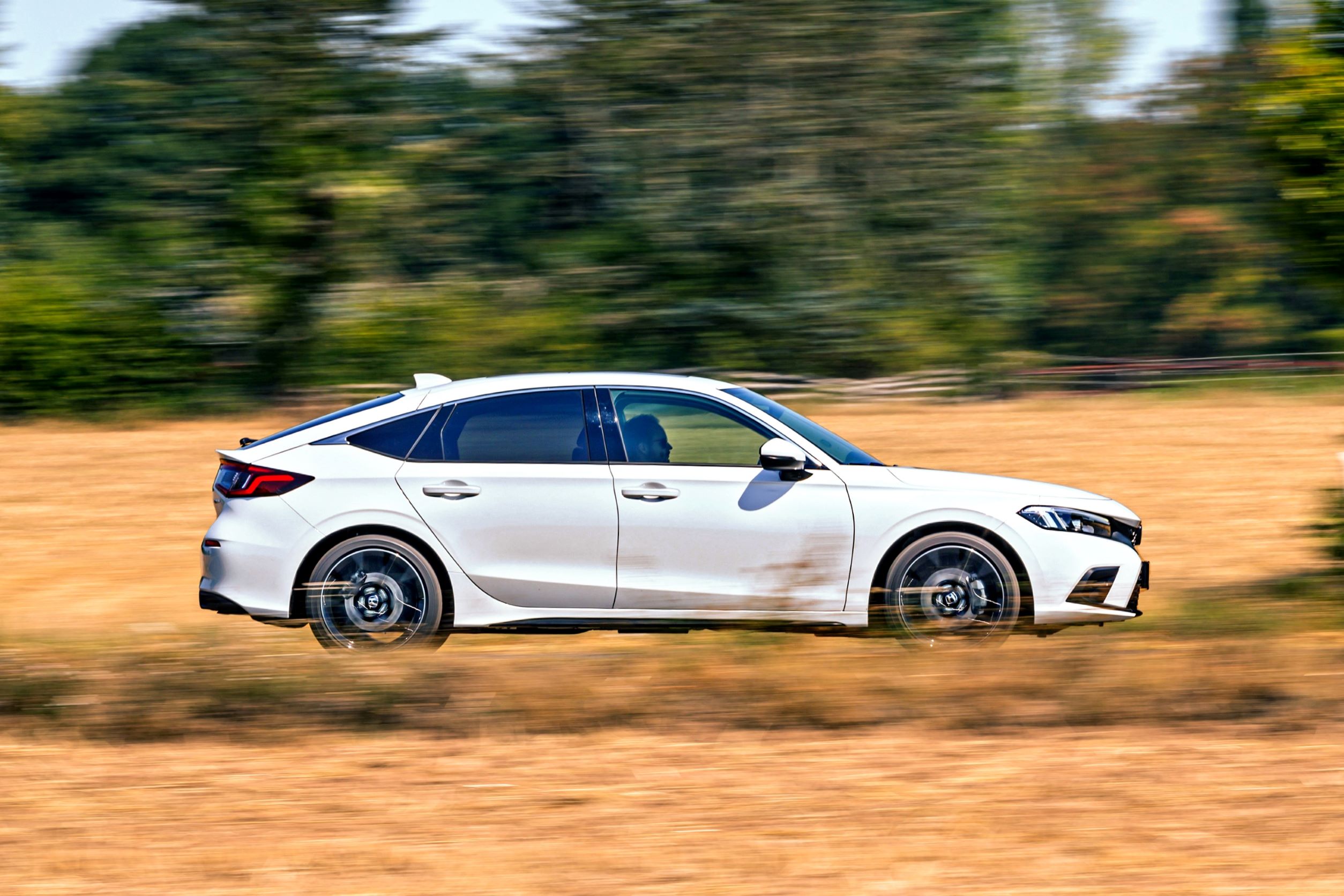 Honda Civic eHEV - bok