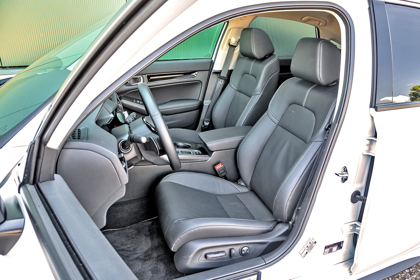 Honda Civic eHEV - fotele
