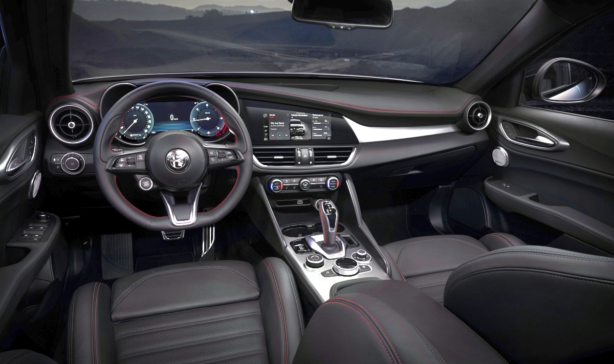 2023 Alfa Romeo Giulia (5)