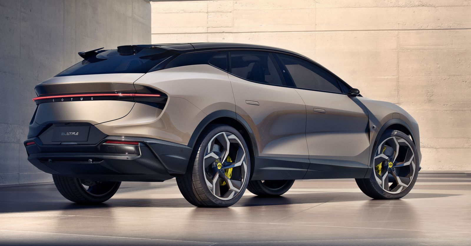 lotus_eletre_tyl