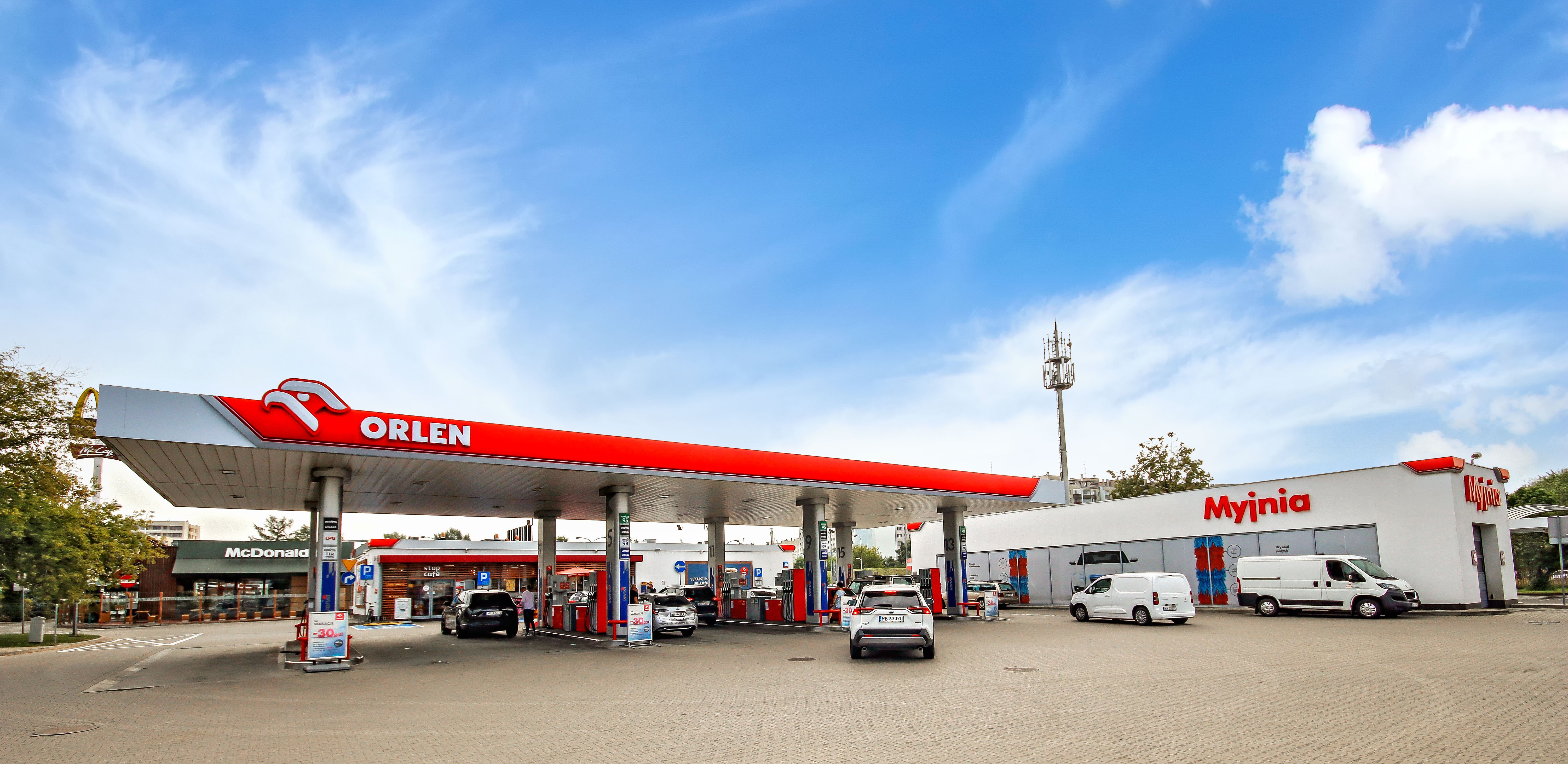 stacja paliw orlen