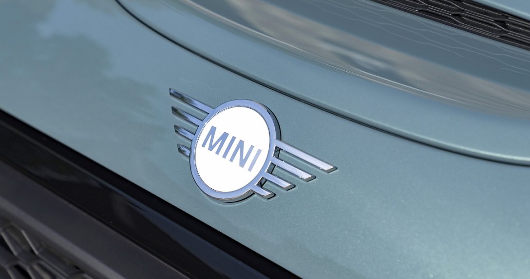 Co się stanie, gdy w  miejsce oleju silnikowego wlejesz płyn do spryskiwaczy? Zobacz!