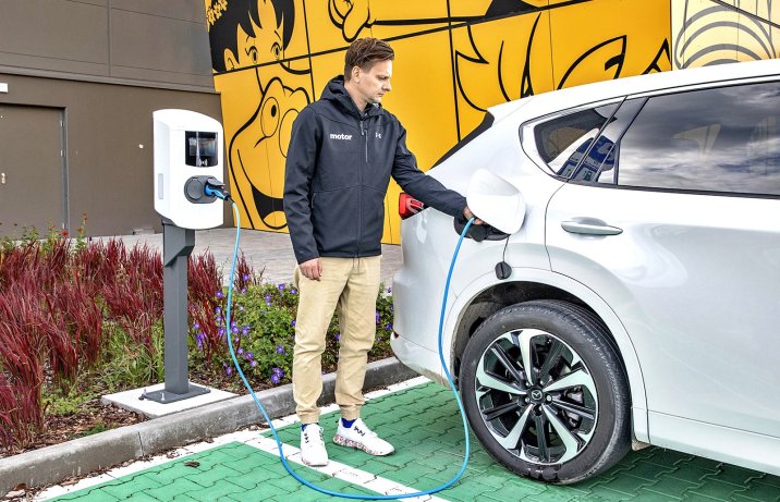 Mazda CX-60 2.5 e-Skyactiv PHEV 8AT AWD – ładowanie