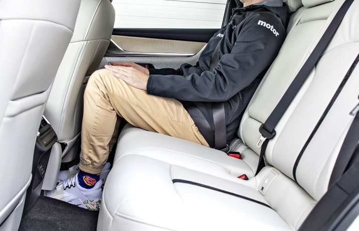 Mazda CX-60 2.5 e-Skyactiv PHEV 8AT AWD – tylna kanapa