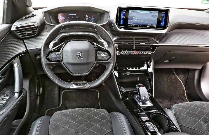 Peugeot 2008 - kokpit
