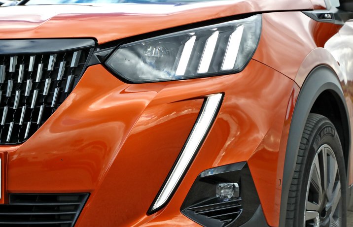 Peugeot 2008 - światła