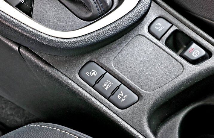 Toyota Yaris Cross - przyciski
