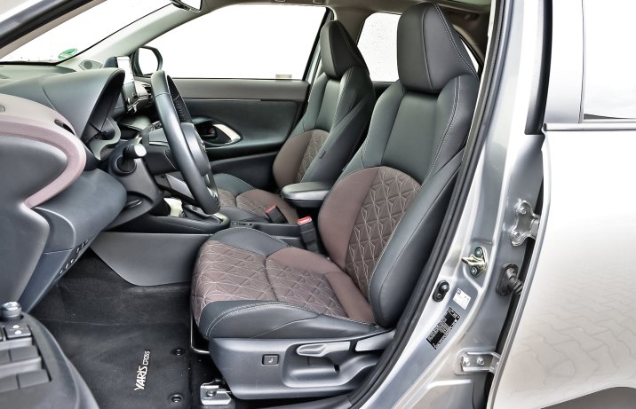 Toyota Yaris Cross - fotele