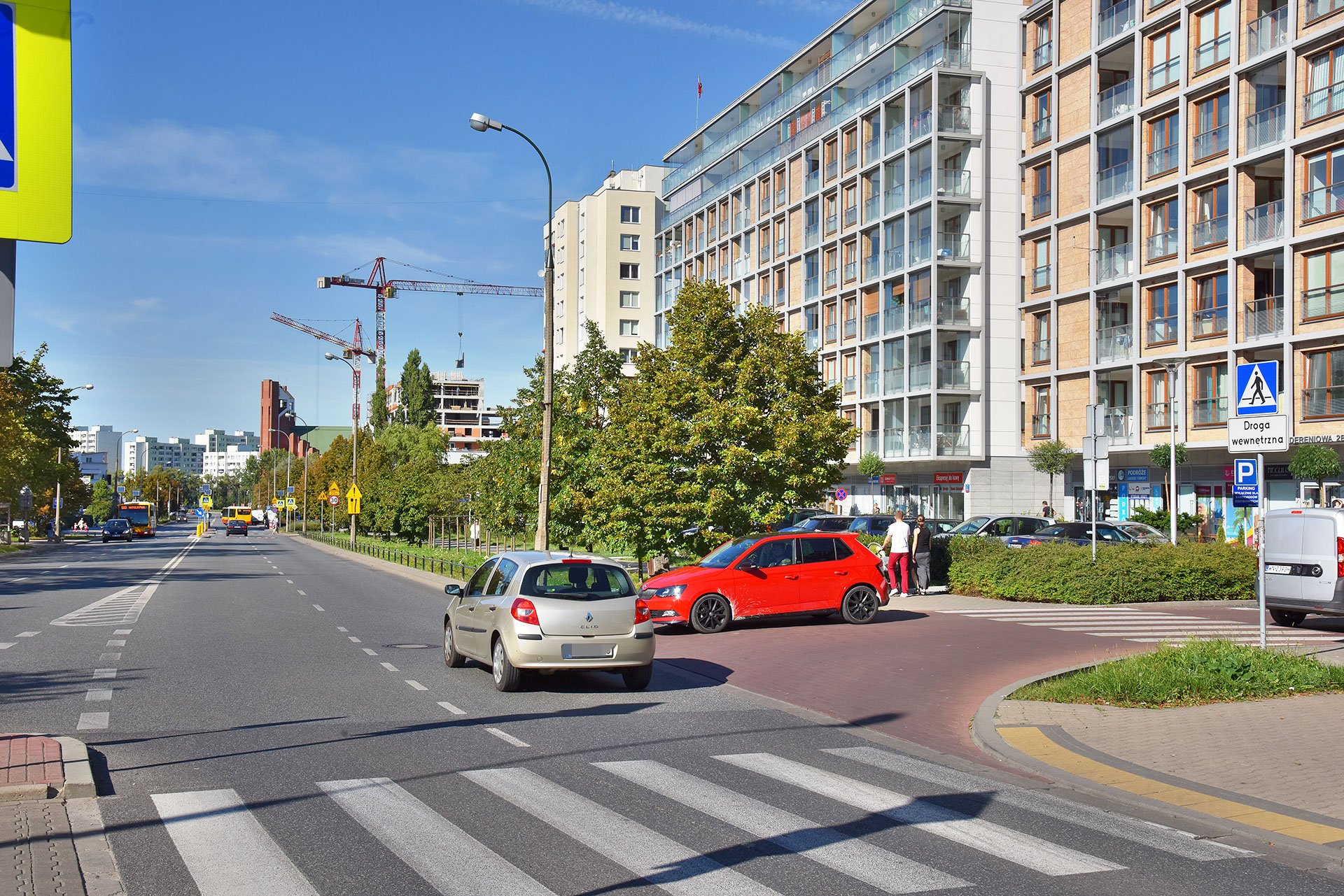 wlot drogi osiedlowej na drogę publiczną