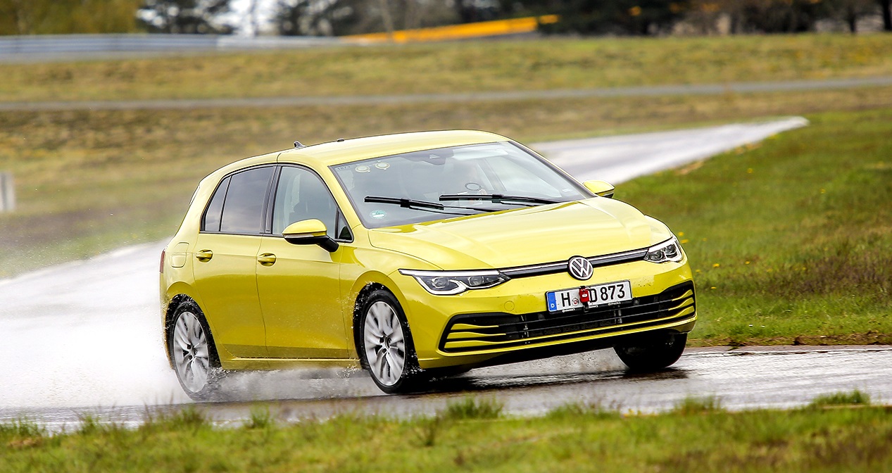 test opon_jazda na czas po mokrym