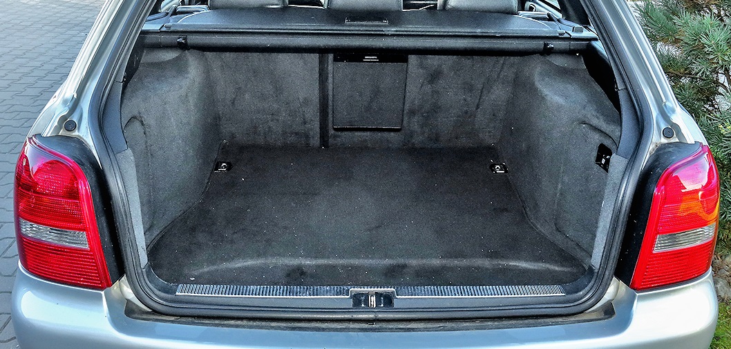 uzywane audi s4_bagaznik