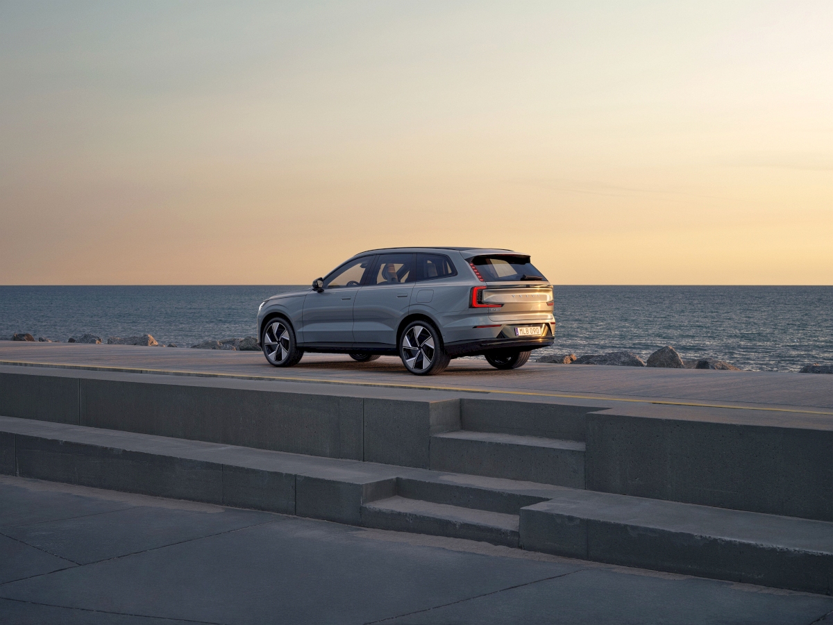 2023 Volvo EX90 (3)