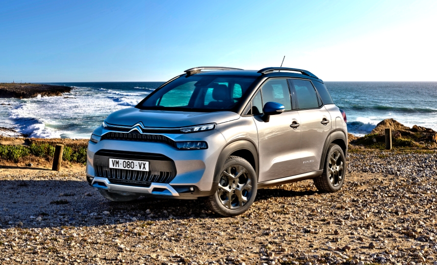 Citroen C3 Aircross przód i bok z morzem w tle