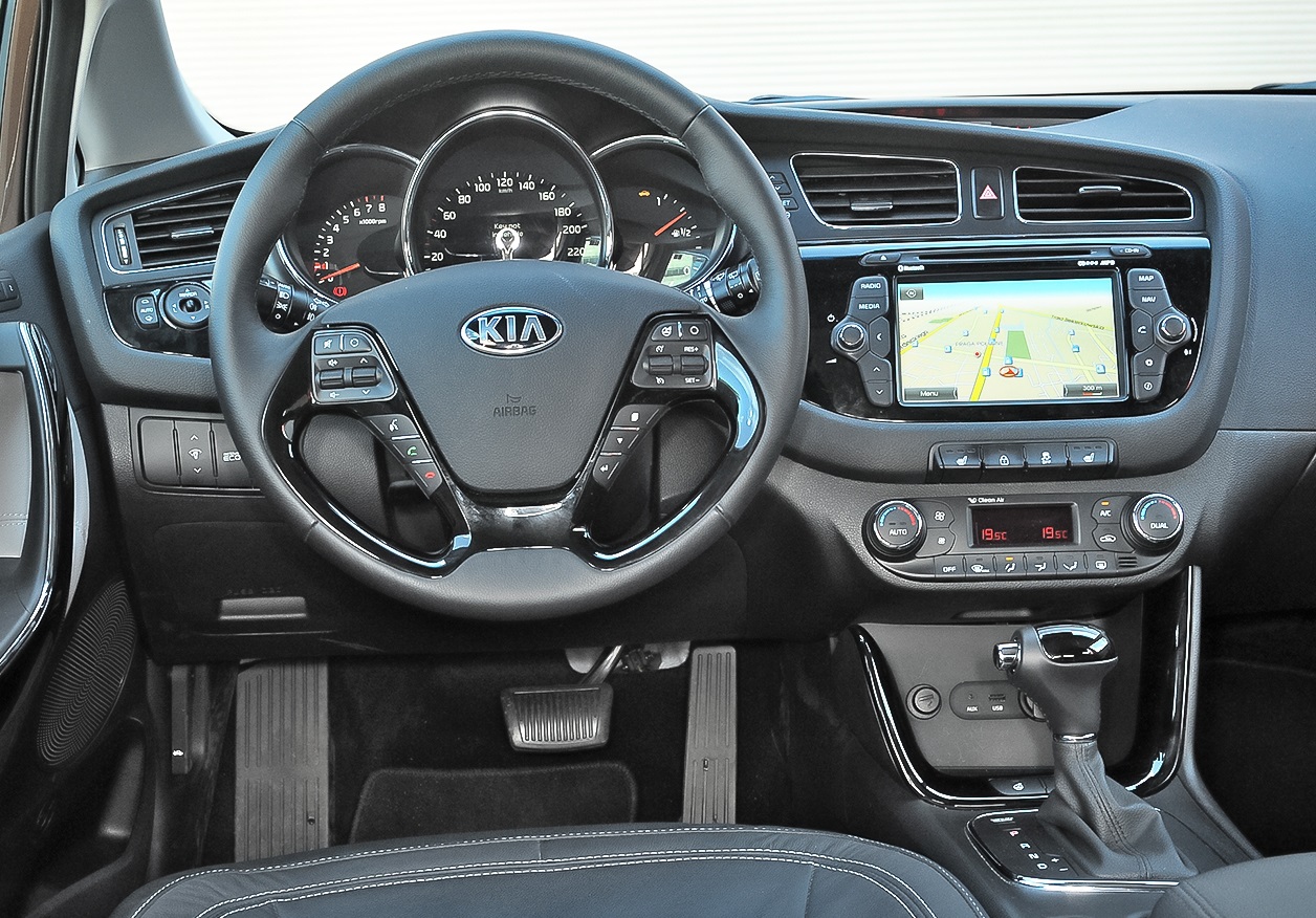 kia ceed_deska