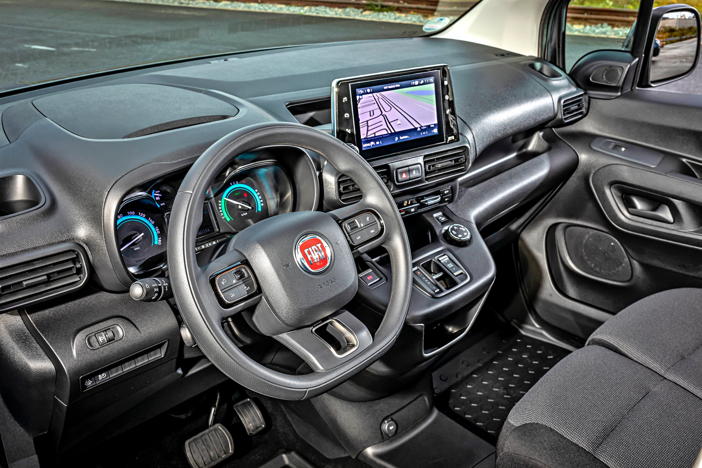 Nowy Fiat Doblo deska rozdzielcza