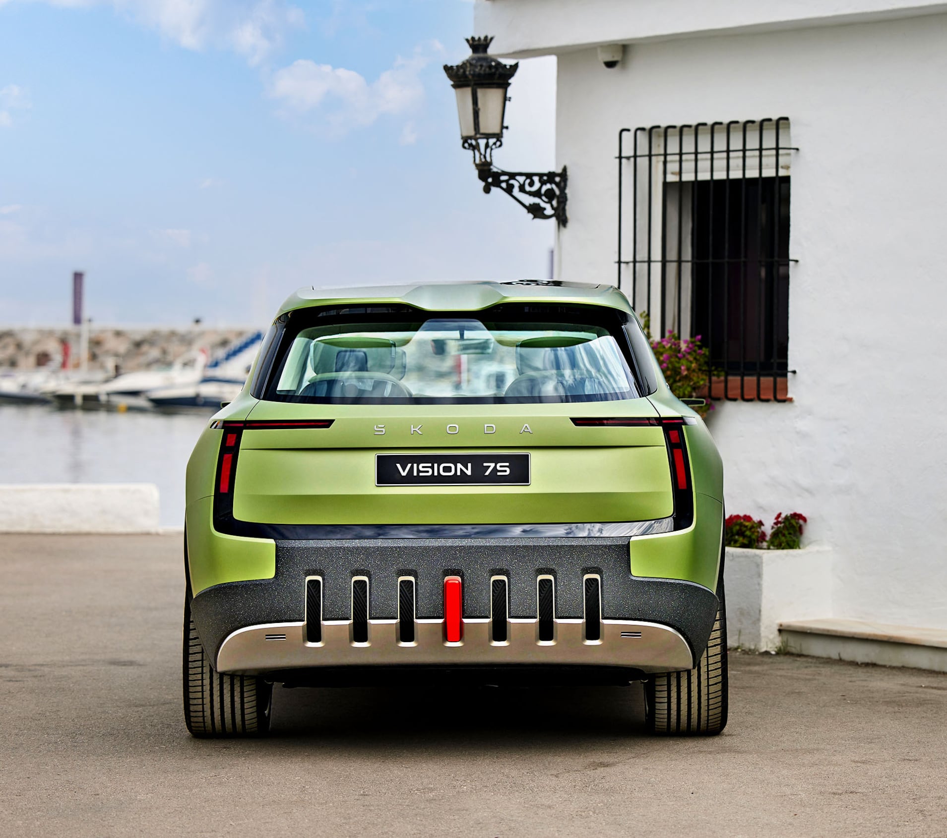 Skoda Vision 7S tył