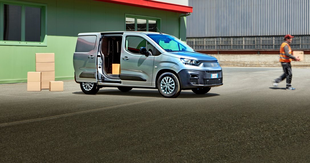 Nowy Fiat Doblo – bok