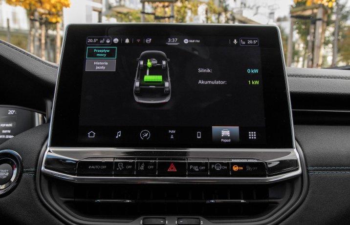 Jeep Compass MHEV - ekran centralny