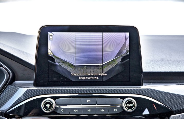 Ford Kuga 2.5 Hybrid AWD – kamera