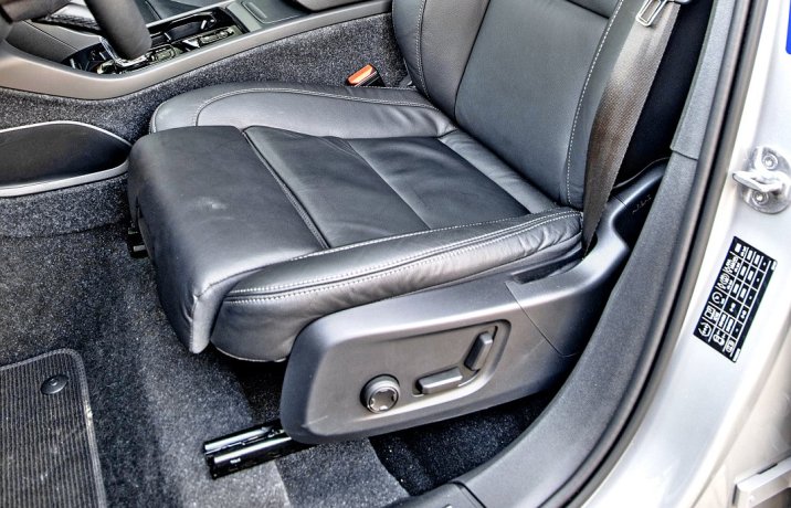 Volvo XC40 B4 AWD – fotele