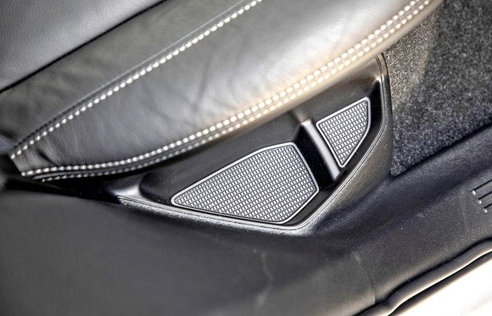 Volvo XC40 B4 AWD – schowek z tyłu