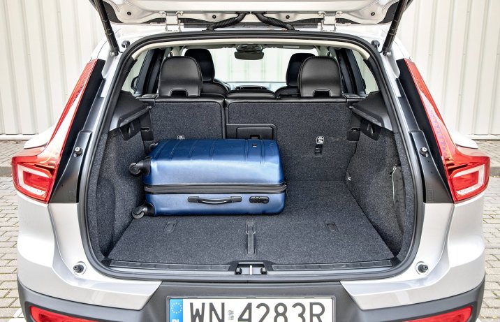 Volvo XC40 B4 AWD – bagażnik