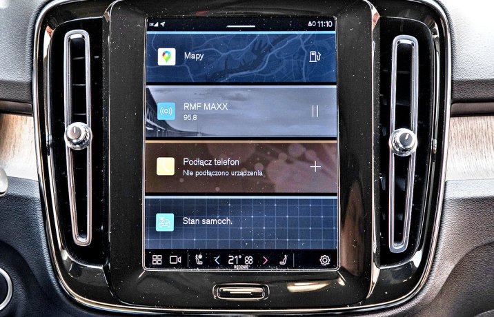 Volvo XC40 B4 AWD – system operacyjny