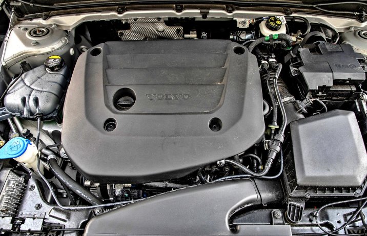 Volvo XC40 B4 AWD – silnik