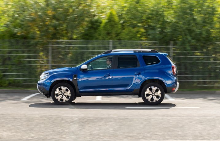 Dacia Duster - bok