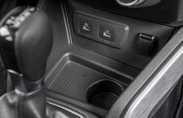 Dacia Duster - gniazdka