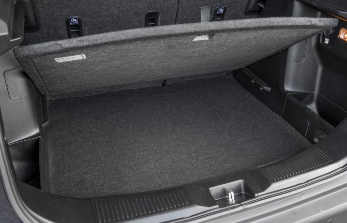 Suzuki S-Cross - schowek pod bagażnikiem