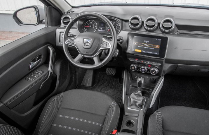 Dacia Duster - kokpit