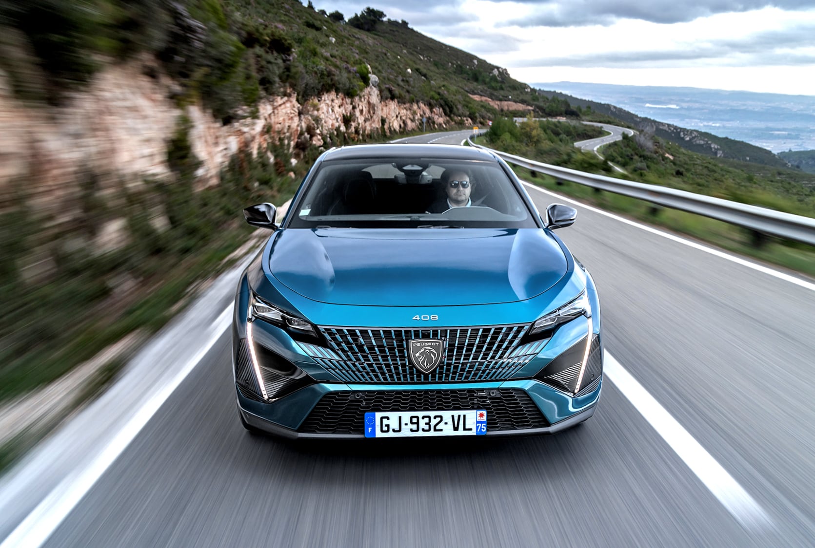 Peugeot 408 przód