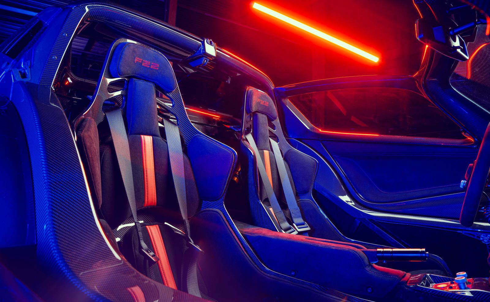 Donkervoort F22_siedzenia