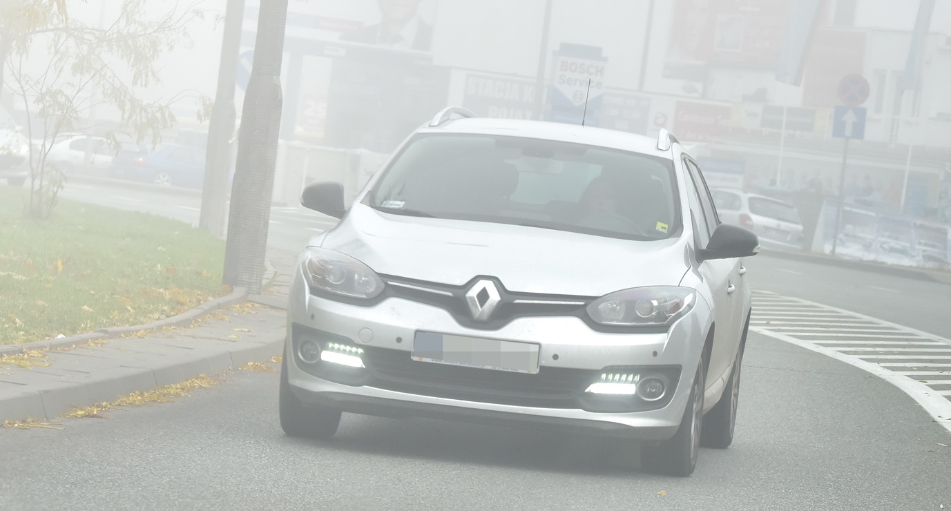 auo na dziennych we mgle