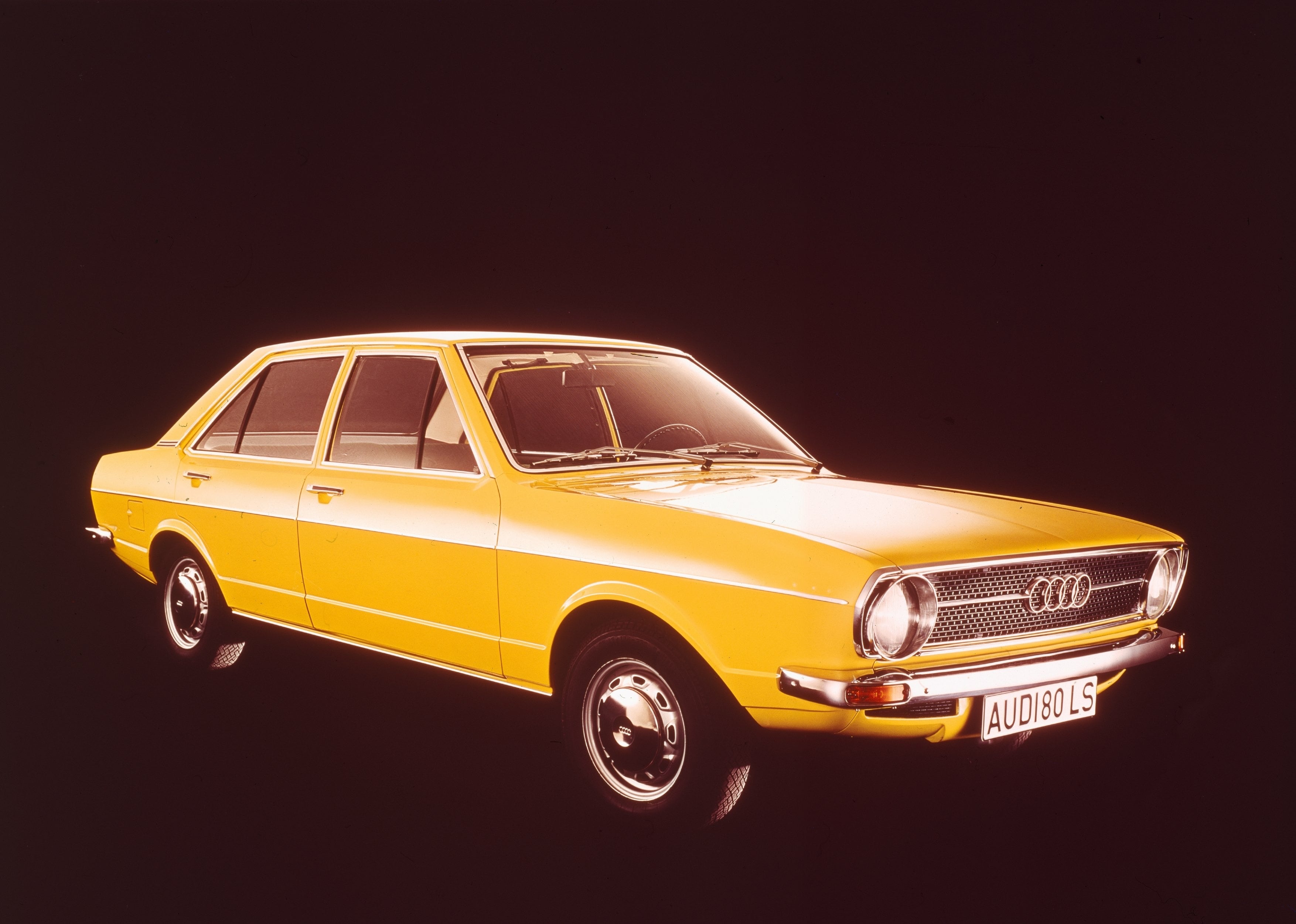 Audi 80 LS (1973) przód i bok