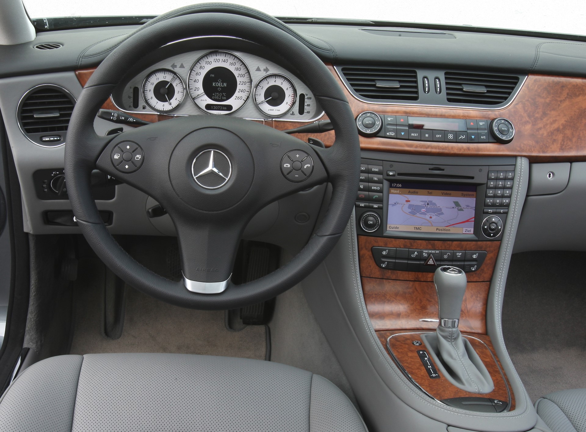 Mercedes CLS - wnetrze