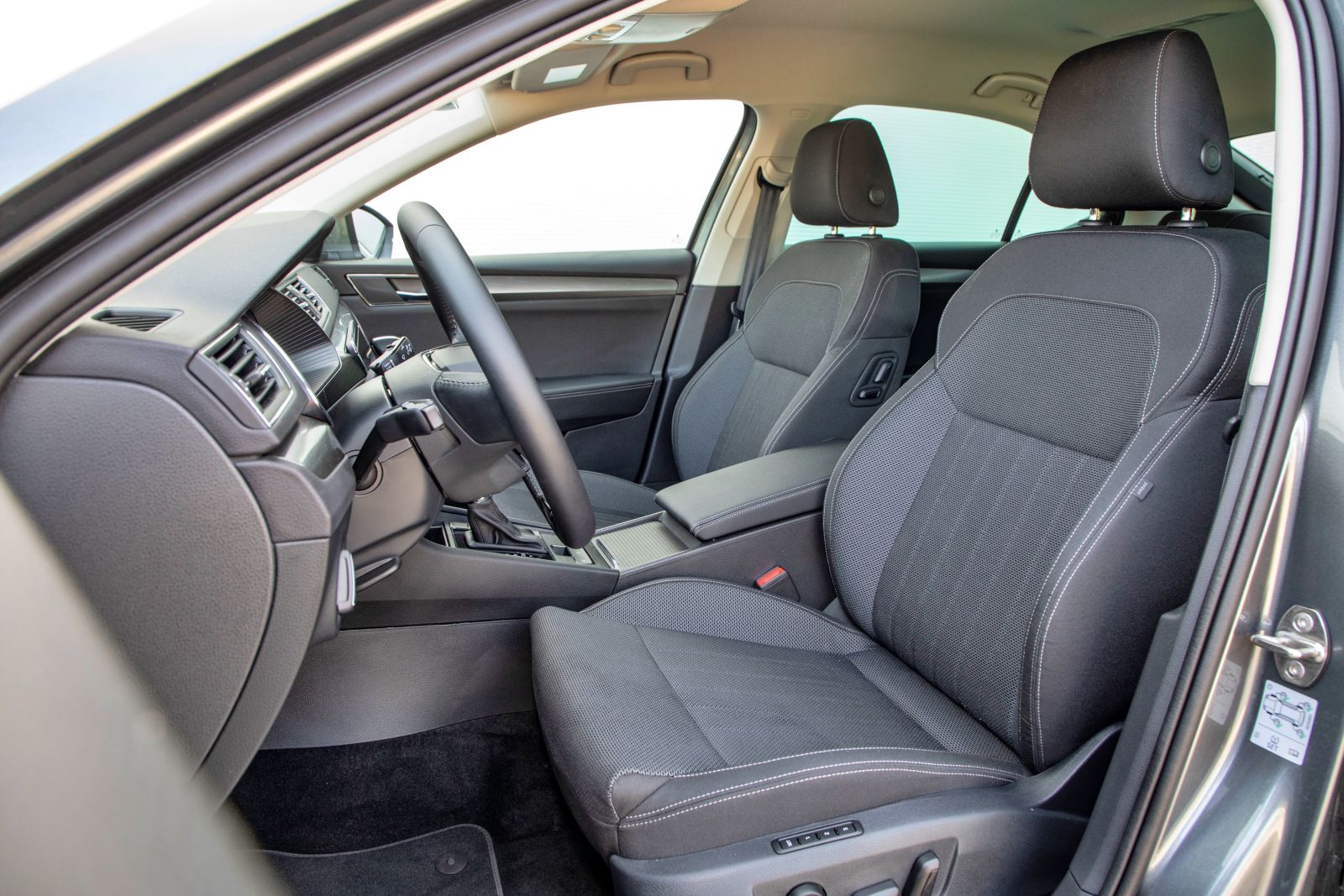 skoda_superb_siedzenia