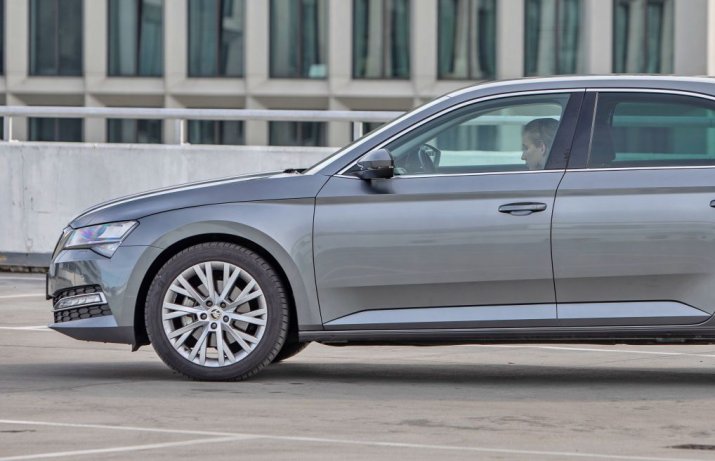 Skoda Superb 2.0 TDI – bok